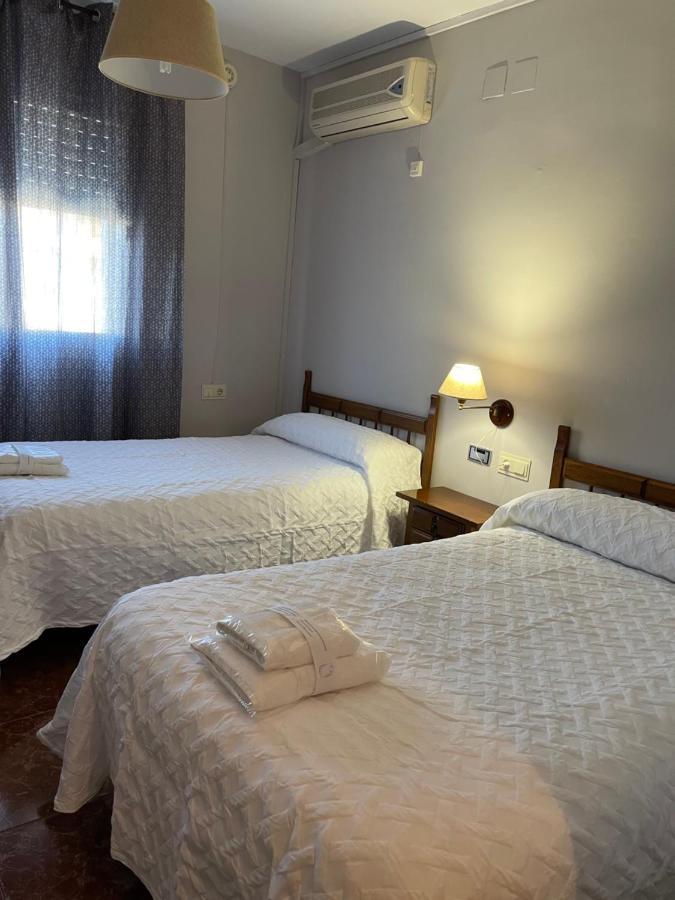 Hostal Parapanda Alomartes Exterior foto